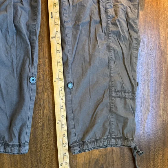 Calvin Klien Jeans, Cropped Cargo Pants Army Green SZ 16 - Picture 11 of 11